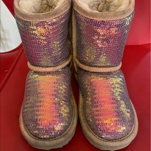 Authentic Sequins UGG boots for girls. Good used condition.